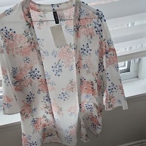 H&M Pink and White Floral 3/4 Sleeve Blouse